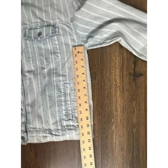 Women's Large Ivy&Main‎ Blue & White Jean Jacket - Picture 5 of 7